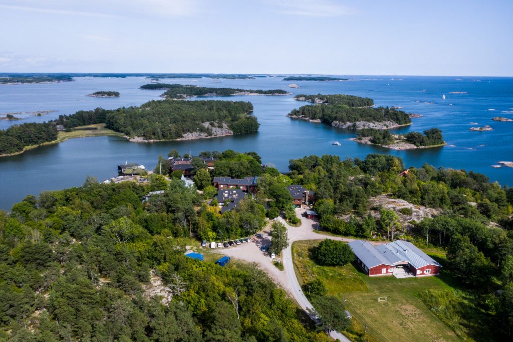 Kenttäasemat - Biodiversiteettikoulutusverkosto