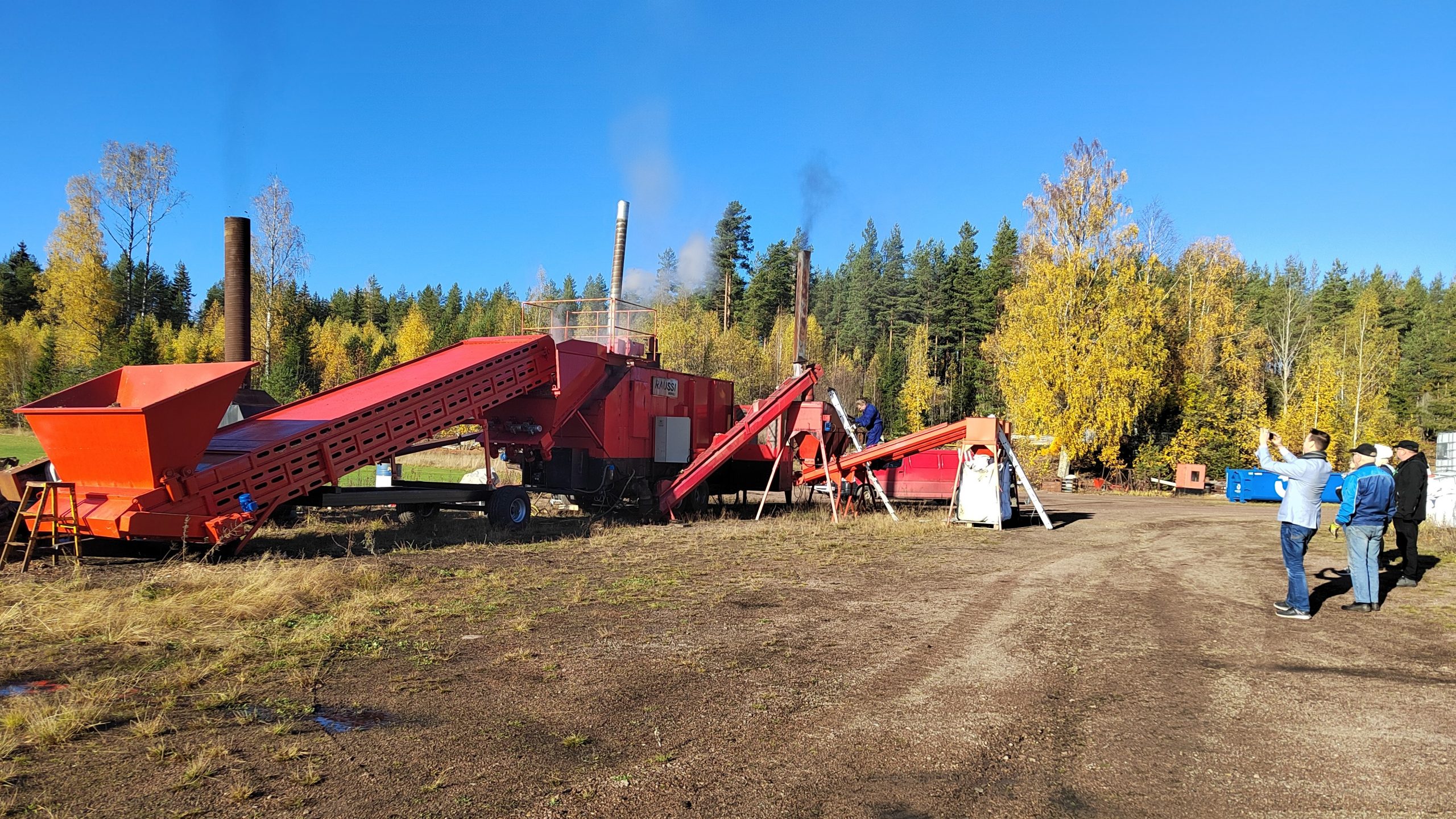 Kuva Raussin biohiililaitteistosta