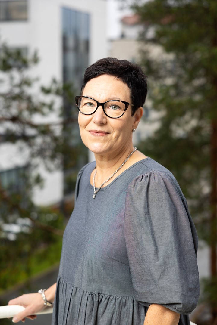 Tutkimushoitajana käynnistämässä biopankkitoimintaa Siun sotessa